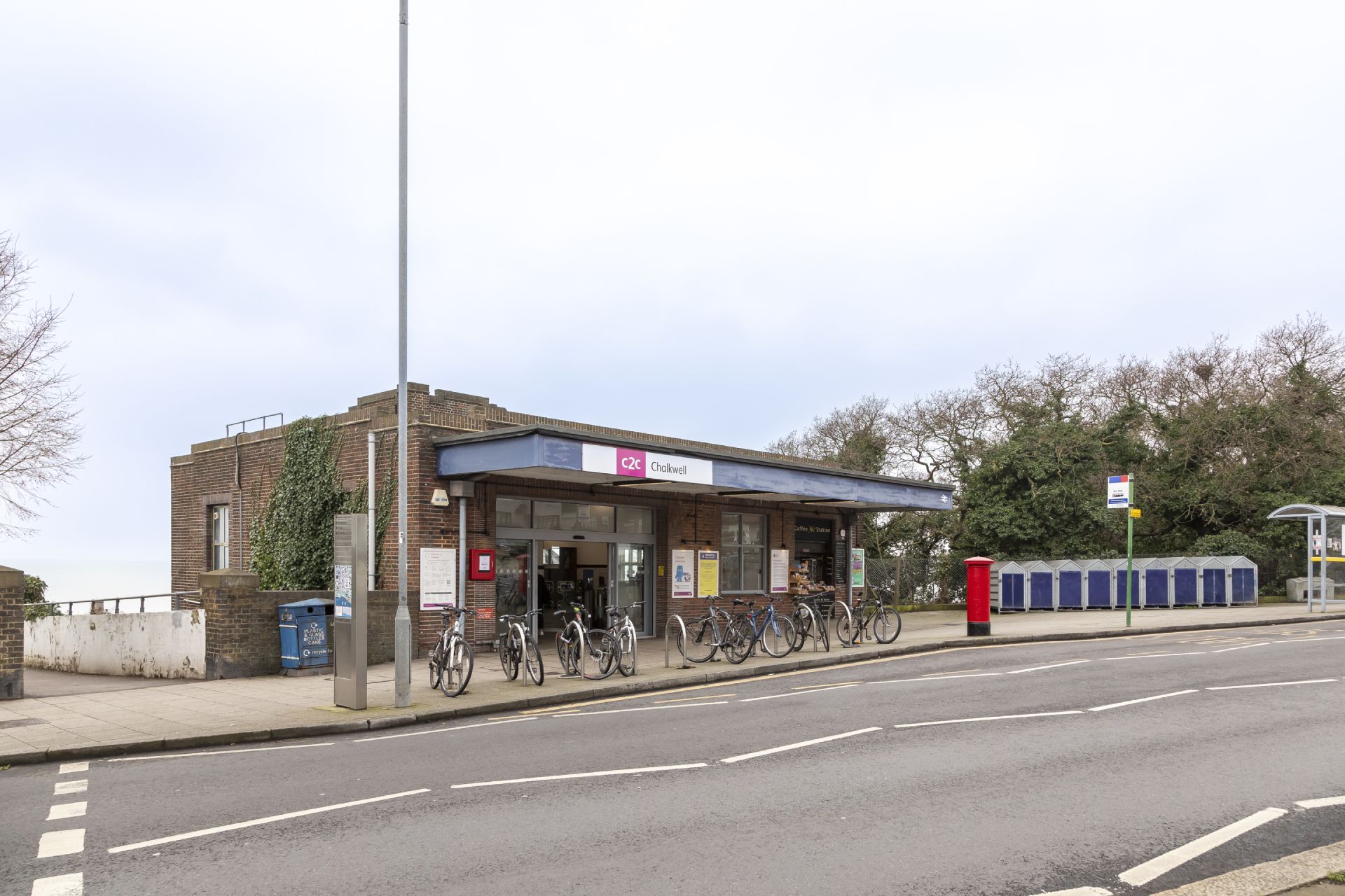  66cf4222972cf 66cf4222972d0149 Chalkwell Chalkwell (station) Created 2024 03 11 Essex Southend On Sea Southend (seafront) Station.jpg