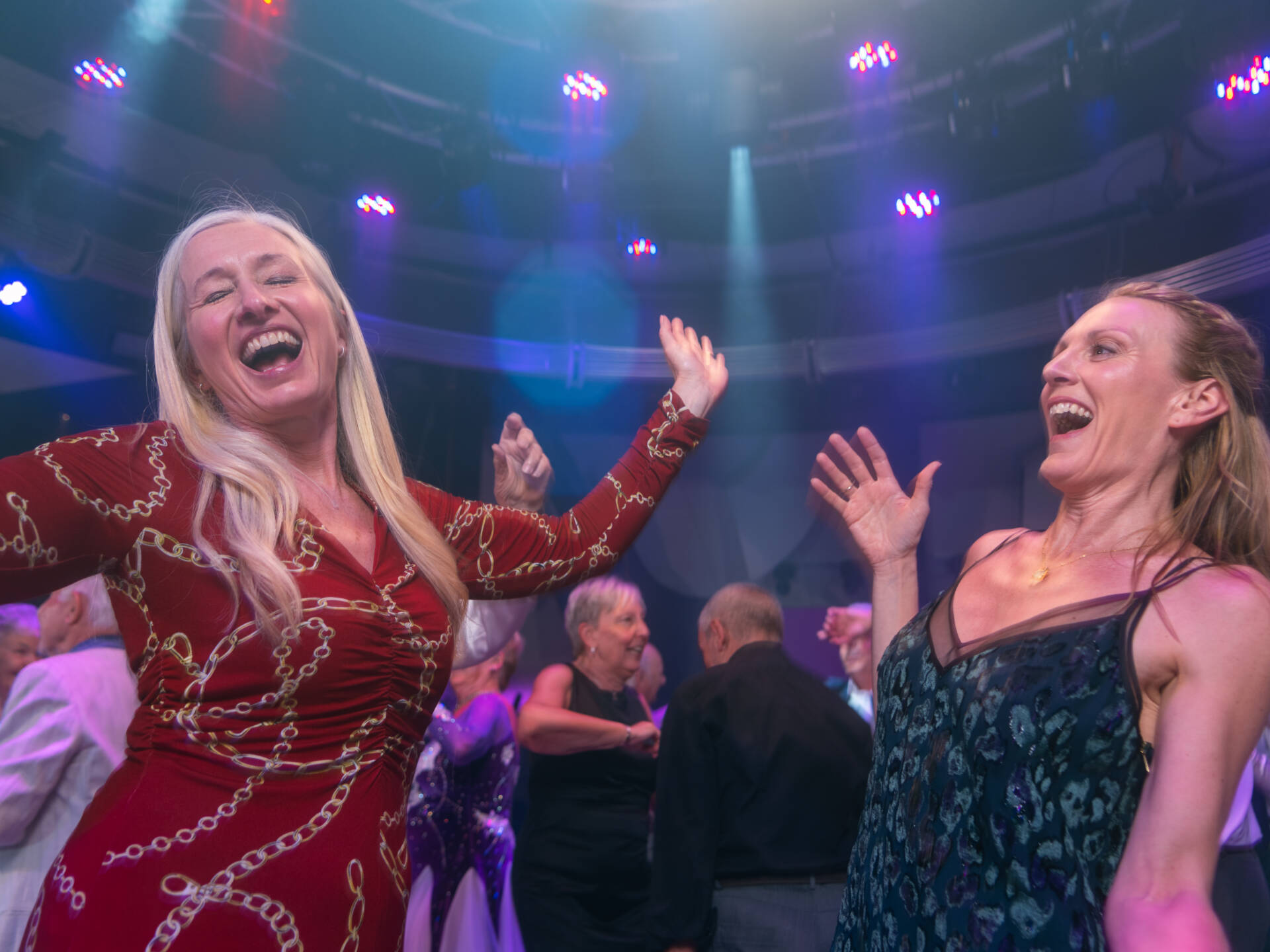  68e4e11e4211f 68e4e11e42120ambience The Observatory.jpg